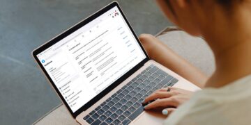 Facebook adataink letöltése: fotók, videók, posztok stb. mentése egy lépésben